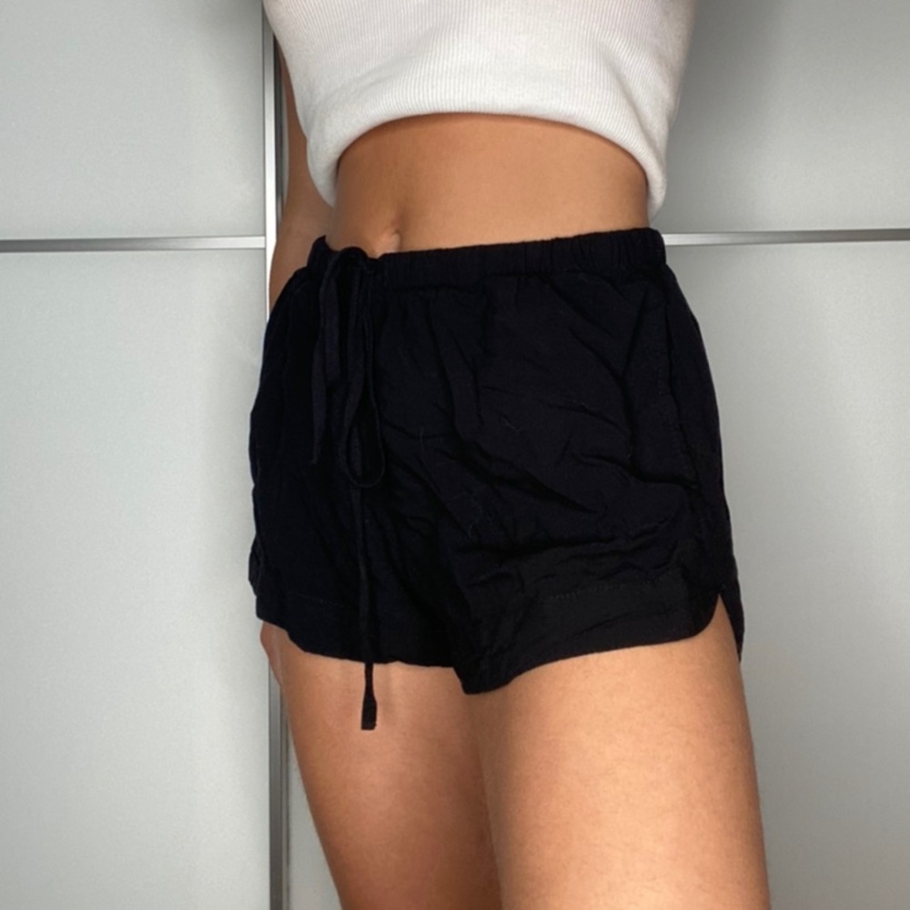 black light short
